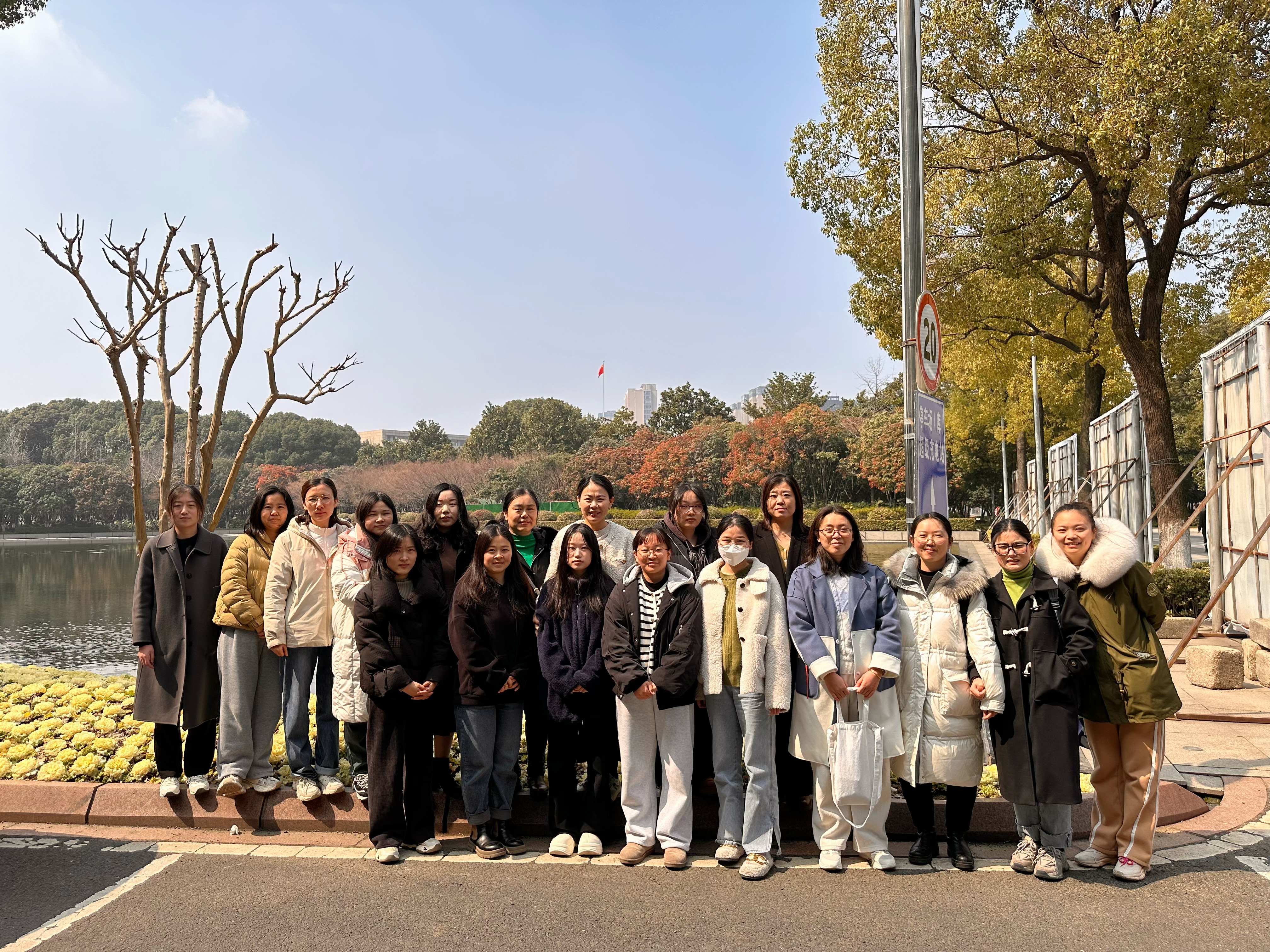 逐夢(mèng)E時(shí)代，巾幗心向黨——江蘇瑞新信息技術(shù)股份有限公司開(kāi)展“三八”婦女節(jié)活動(dòng)